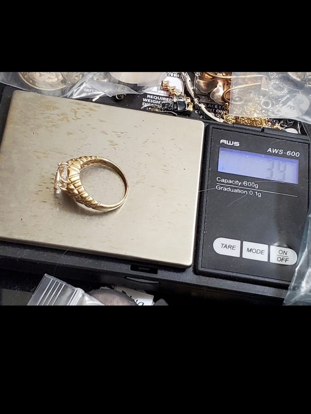 10k trillion quartz ring size 9. Can be resized by a jeweler. Stamped 10k genuin - Picture 10 of 11